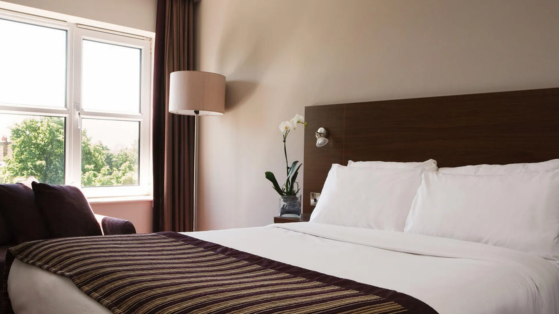 Leonardo Hotel Aberdeen 4*,